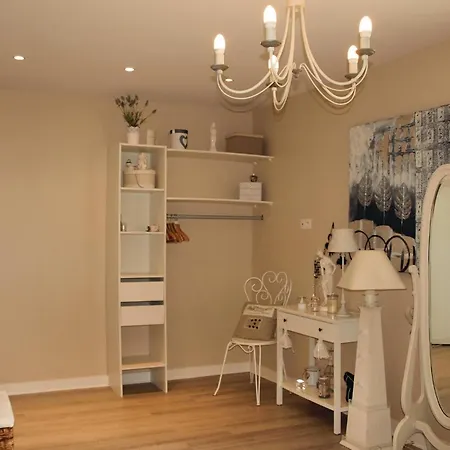 3 Bedroom Pet Friendly Home In Trelevern Trelevern