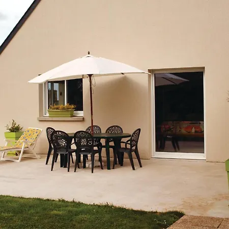 3 Bedroom Pet Friendly Home In Trelevern Holiday home Trelevern