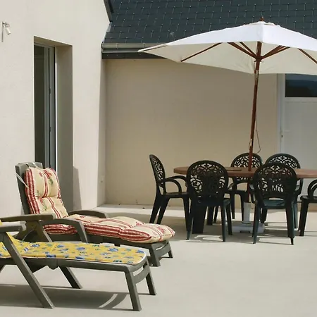 3 Bedroom Pet Friendly Home In Trelevern Holiday home