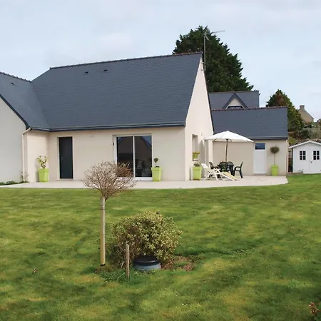 Holiday home 3 Bedroom Pet Friendly Home In Trelevern *