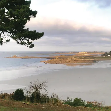Holiday home 3 Bedroom Pet Friendly Home In Trelevern
